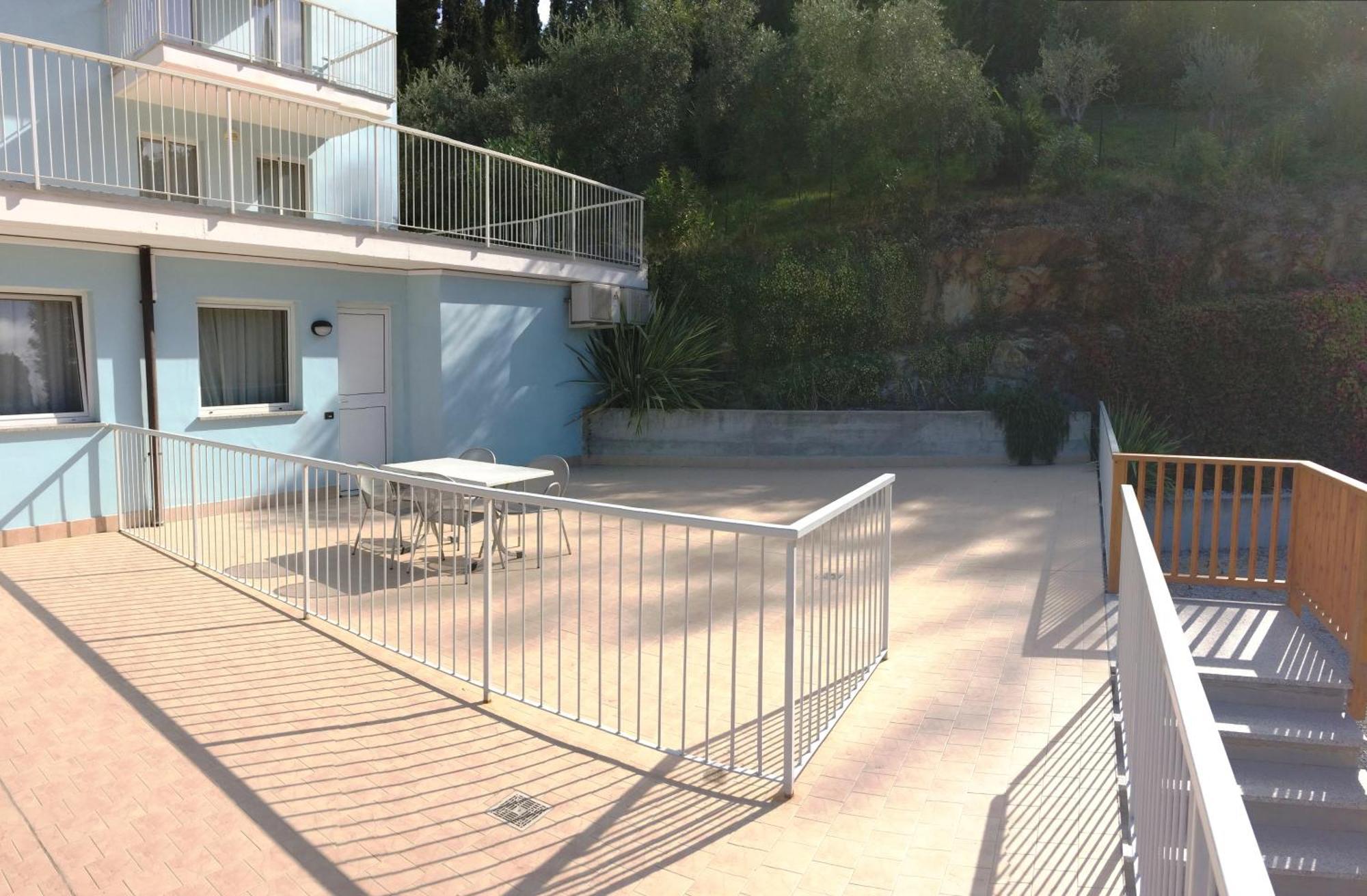 Residence Marina Riva del Garda Oda fotoğraf
